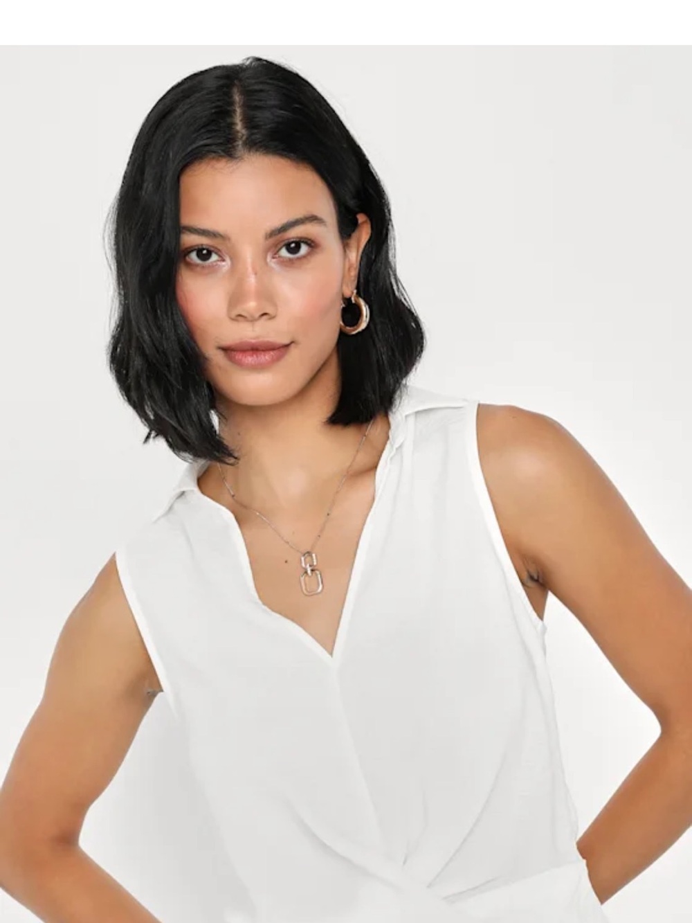 Lulu's White Sleeveless V-Neck Twist-Front Blouse